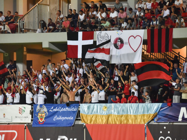 Csikszereda a primit ”nota de plată”, după ce suporterii au consumat alcool pe stadion la meciul cu Rapid