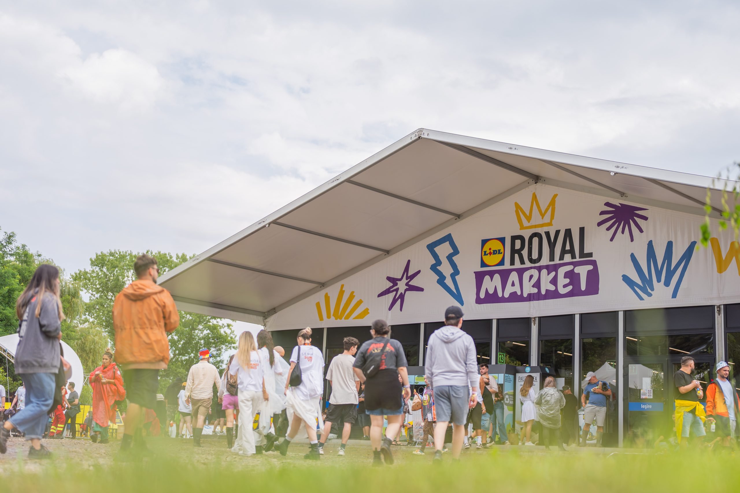 Meniu complet de festival la prețuri accesibile: Lidl rămâne Lidl