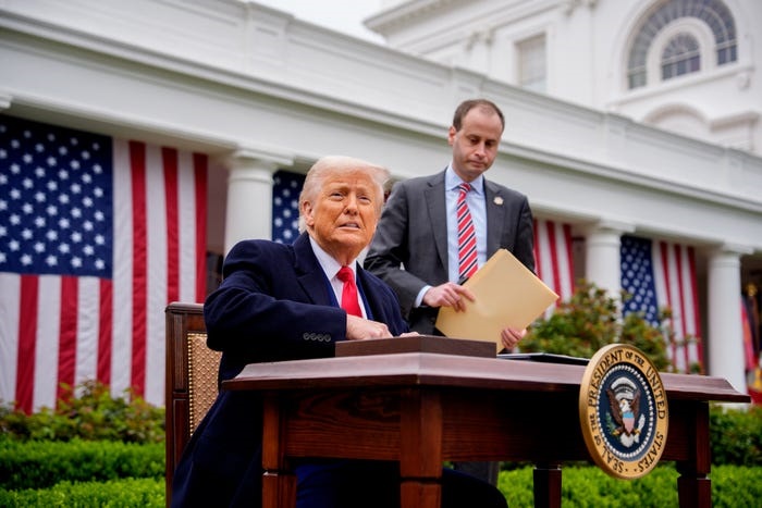 Tensiunile comerciale dintre Trump și UE se intensifică