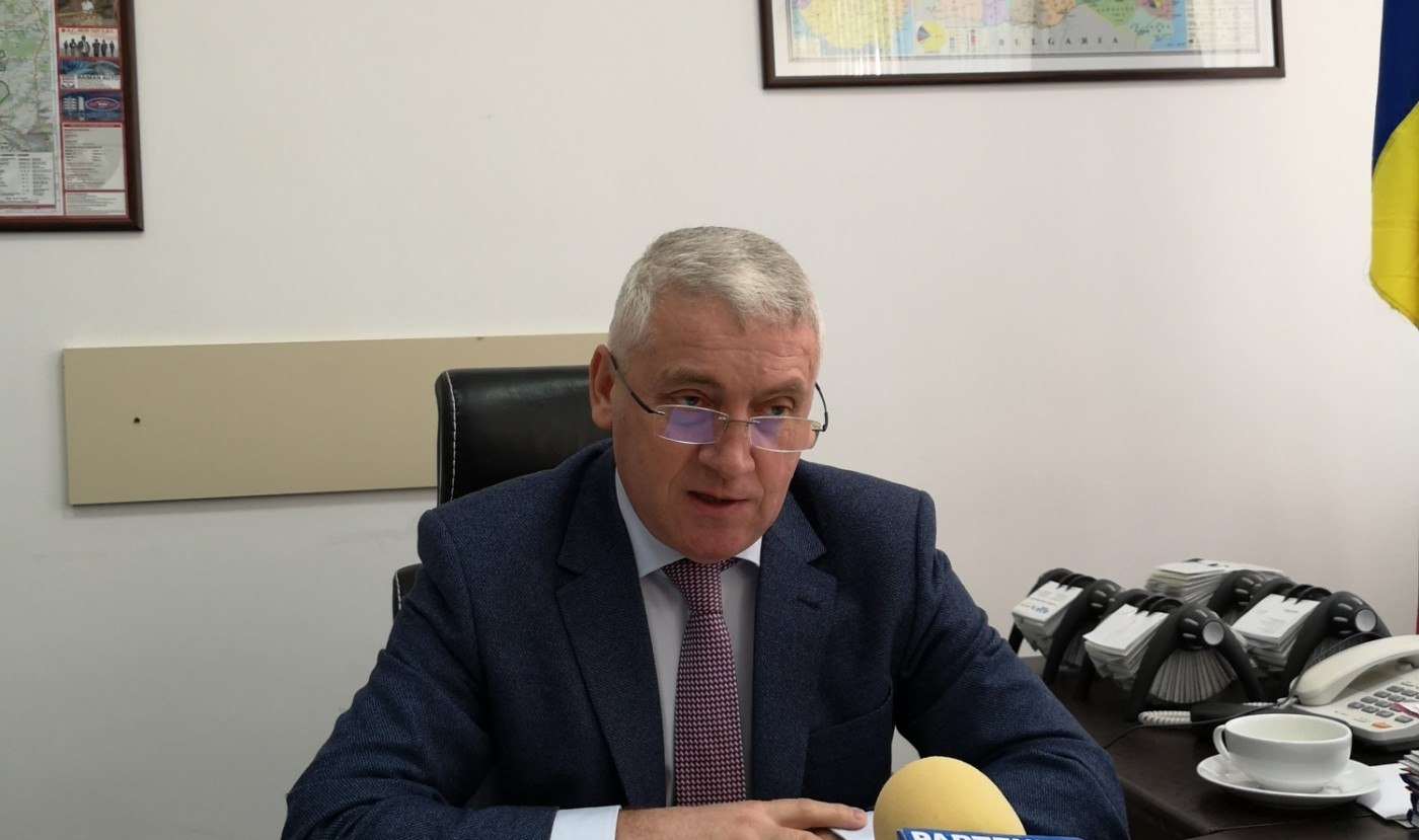 Adrian Ţuţuianu (PSD), numit secretar de stat în cadrul Secretariatului General al Guvernului. Funcția primită de Dan Reşitnec