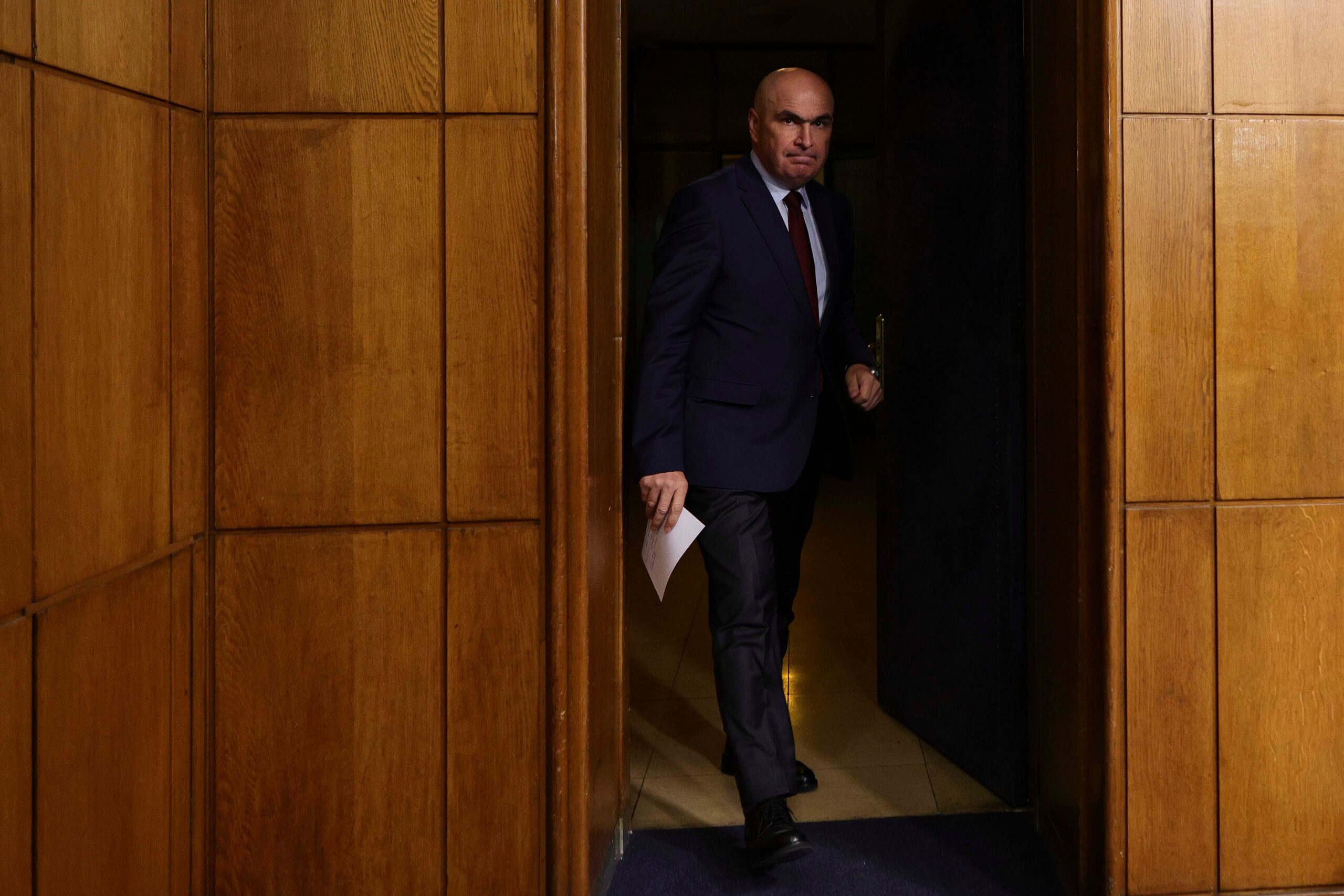 Guvernul Bolojan, la mâna CCR. „Sunt destui care, după o eventuală decizie negativă, o să-i ceară demisia”