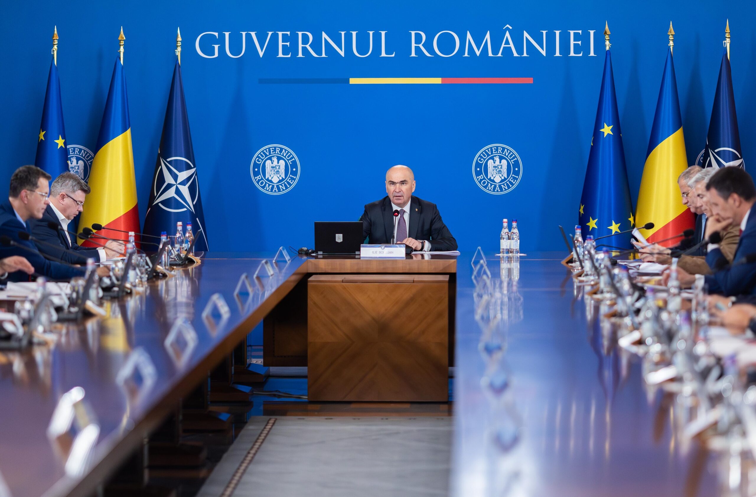 100 de zile de guvernare Bolojan: asumări în serie, scandaluri politice și reforme încă pe hârtie. „Criza a început cu guvernul Cîțu”