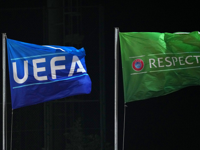 Trei arbitri români delegați în play-off-ul competițiilor europene