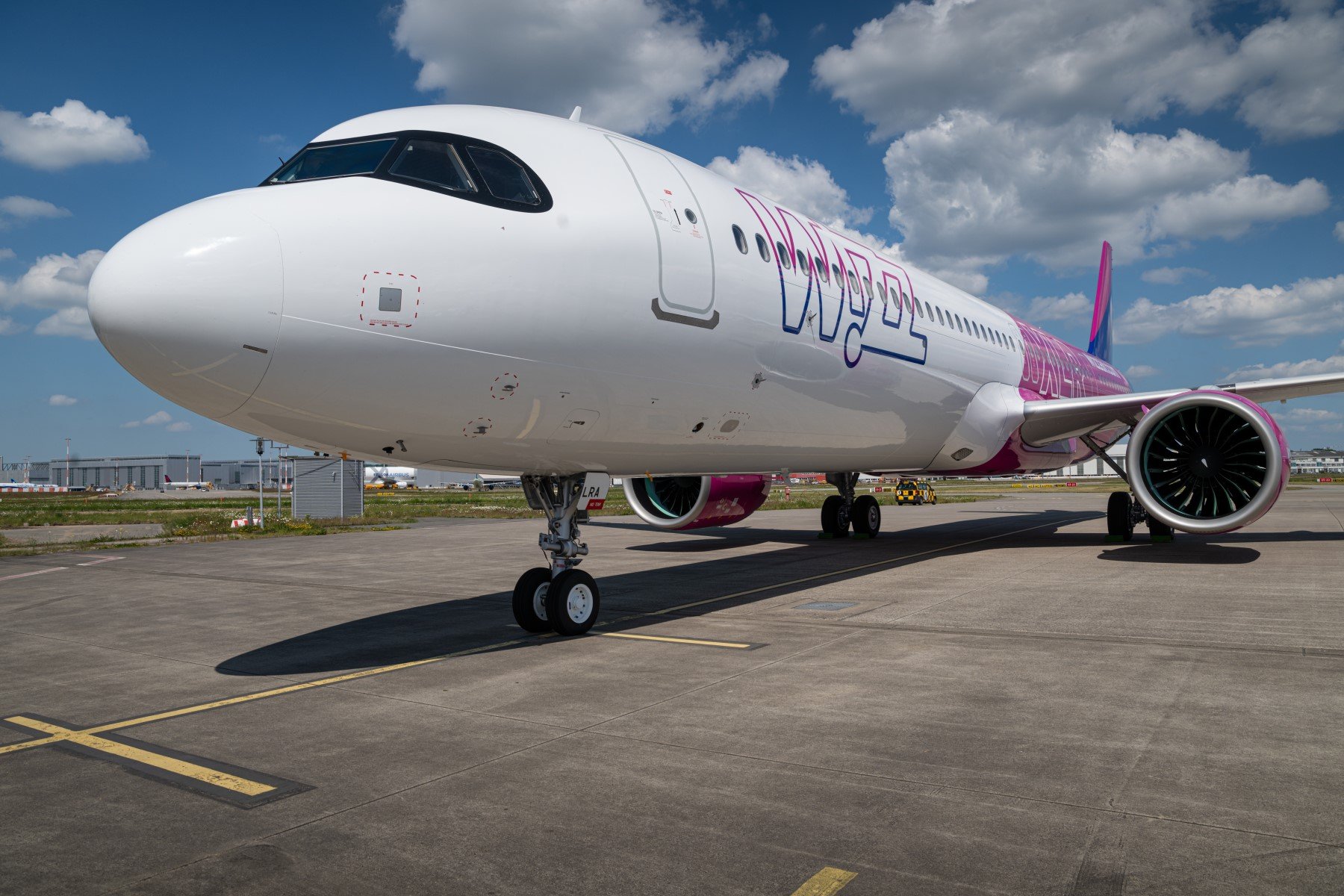 Wizz Air lansează rute noi către Franța și Olanda, din București. Bilete de la 99 lei