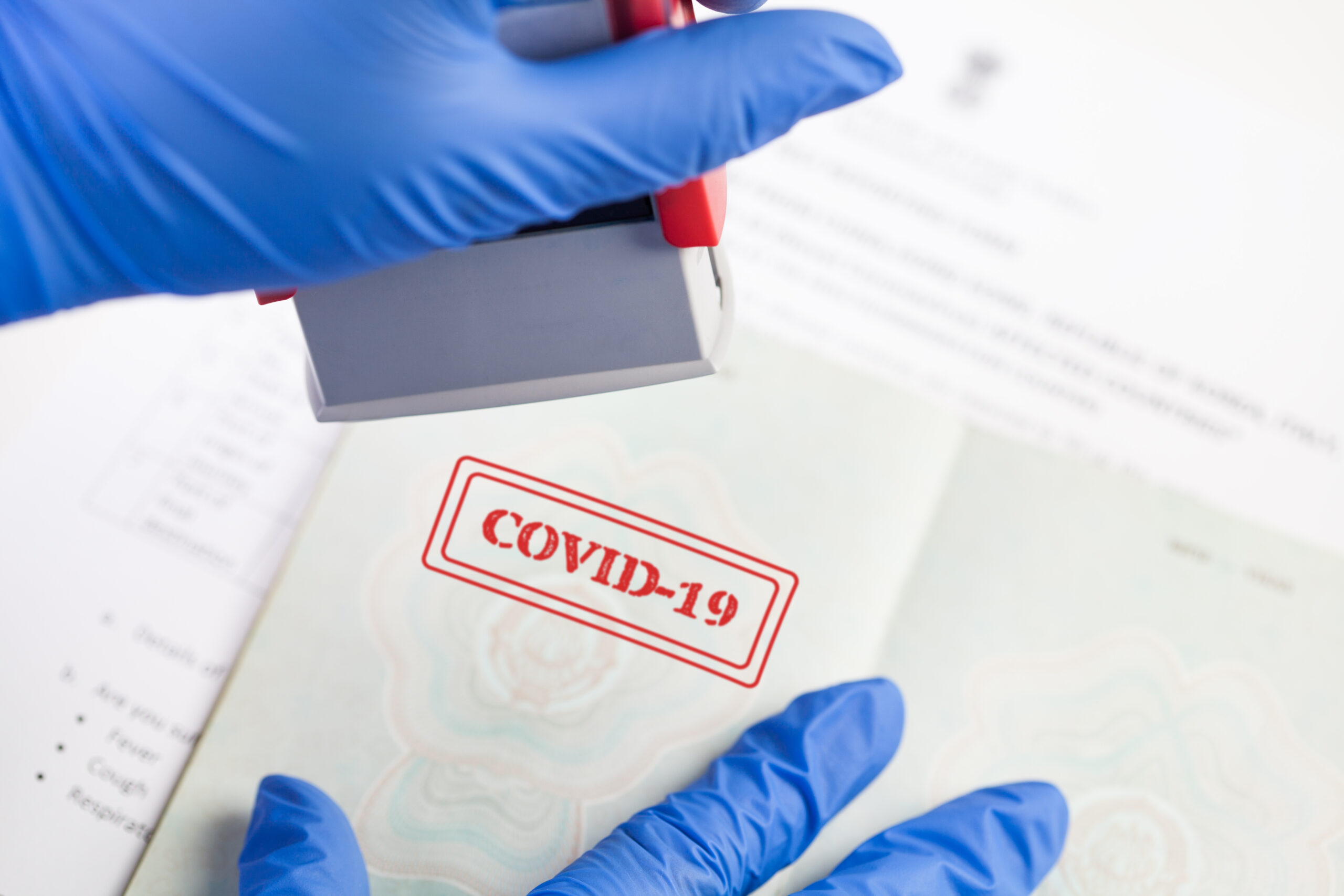Un spray nazal ar putea preveni infectarea cu Covid