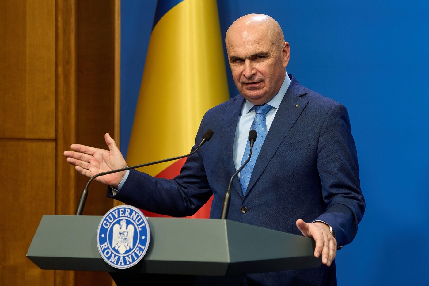 Bolojan explică suplimentarea bugetului pentru serviciile secrete: „Nu-şi puteau acoperi integral salariile”