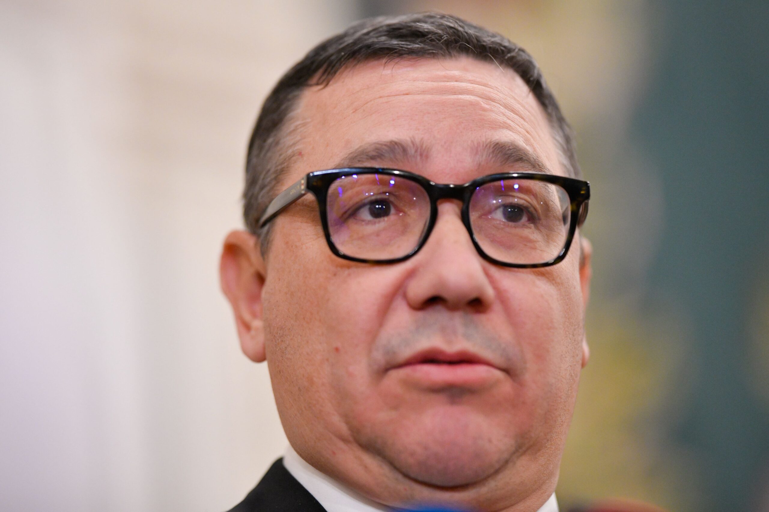 Victor Ponta depune plângere penală împotriva Oanei Țoiu. „Sunt niște scelerați, societatea a luat-o razna”