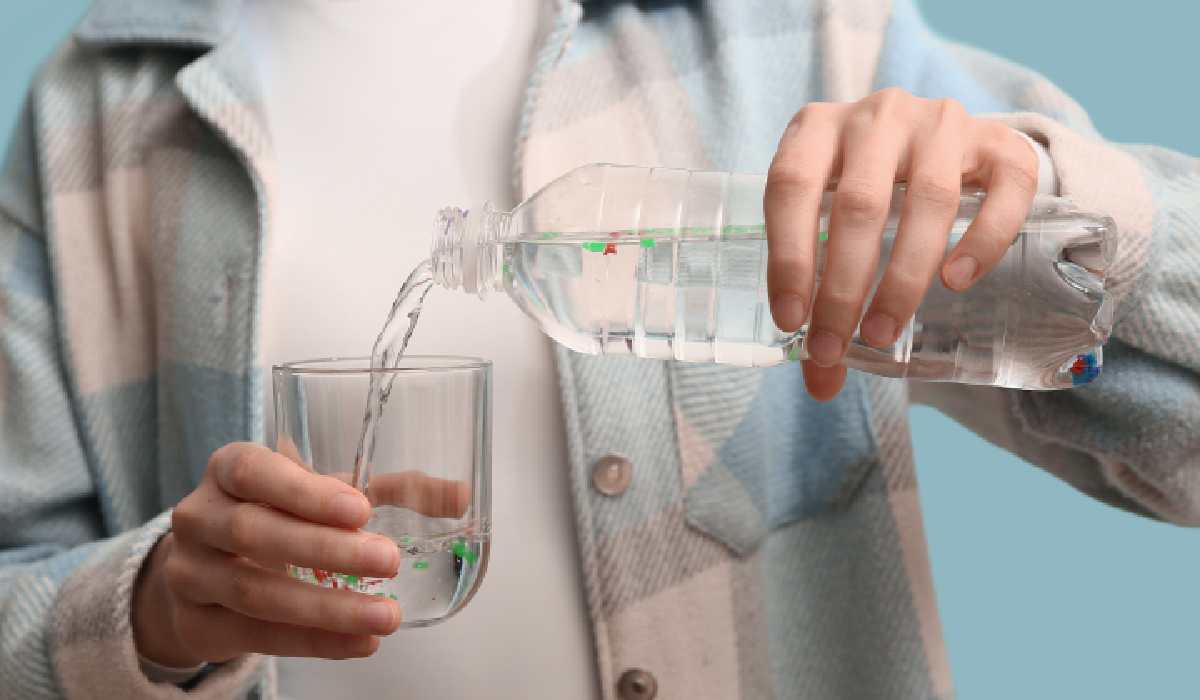 Creierul uman poate conține până la 5 grame de microplastice, echivalentul unei lingurițe. Pericolul ascuns în corpul uman