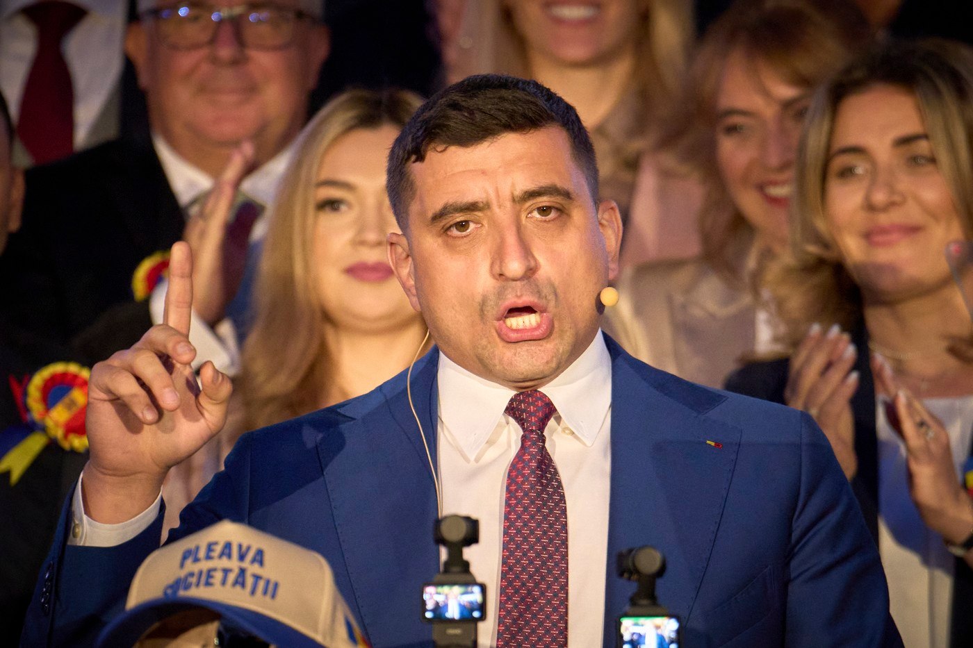Simion își mobilizează simpatizanții: „Țara nu mai există! România se ridică și nimeni nu ne mai poate opri de data asta!”