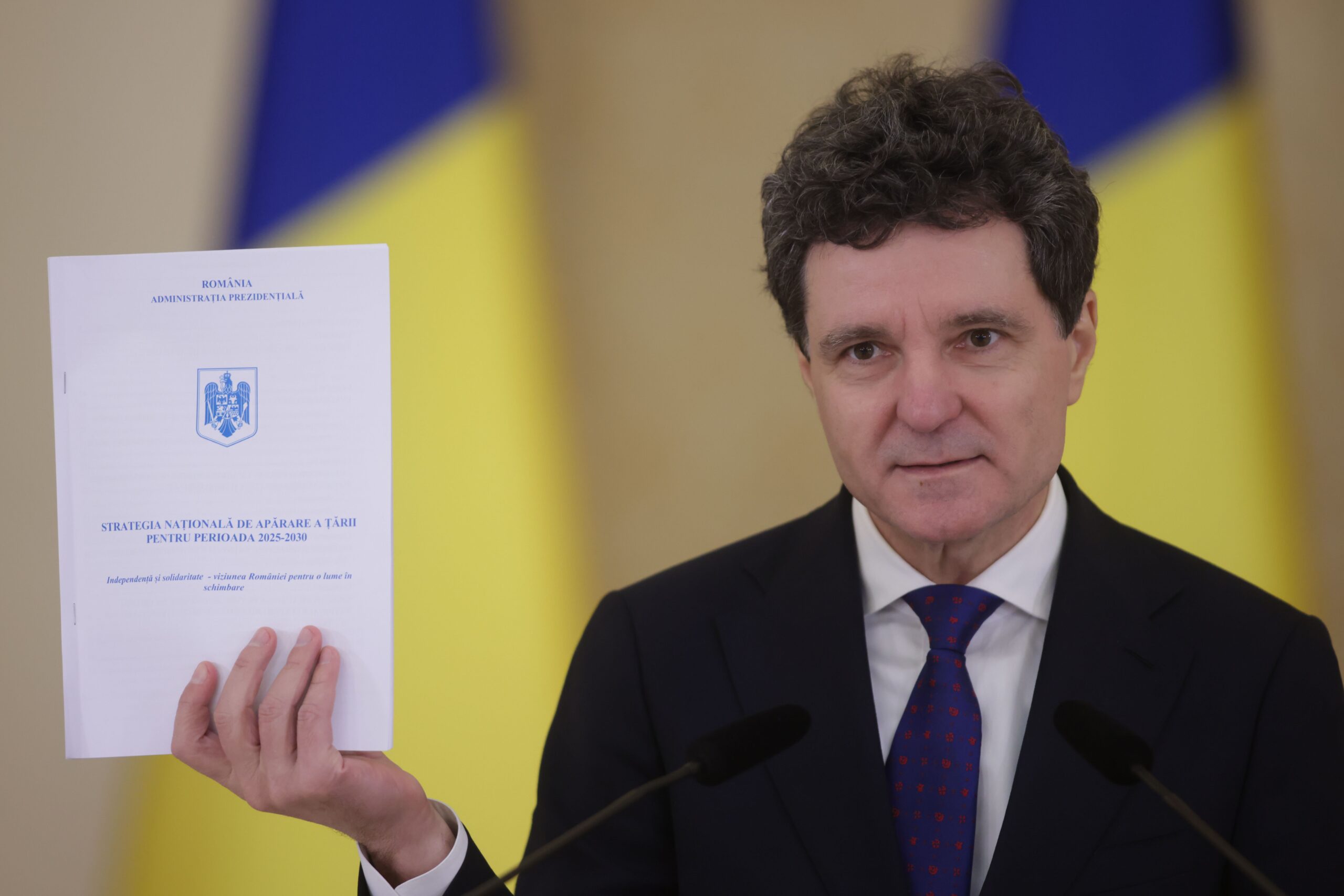 Experți în securitate: Statul român ignoră extremismul intern și ezită în reformarea serviciilor secrete