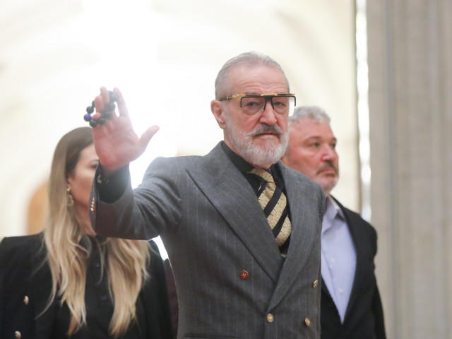 Antrenor pentru FCSB! Gigi Becali a anunțat în direct decizia: ”Hai să terminăm”