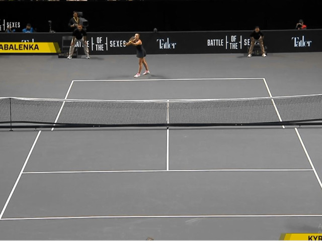 Video | Aryna Sabalenka – Nick Kyrgios 3-6, 3-6. A fost show total în ”Bătălia Sexelor”, la Dubai. Atmosfera a fost senzațională