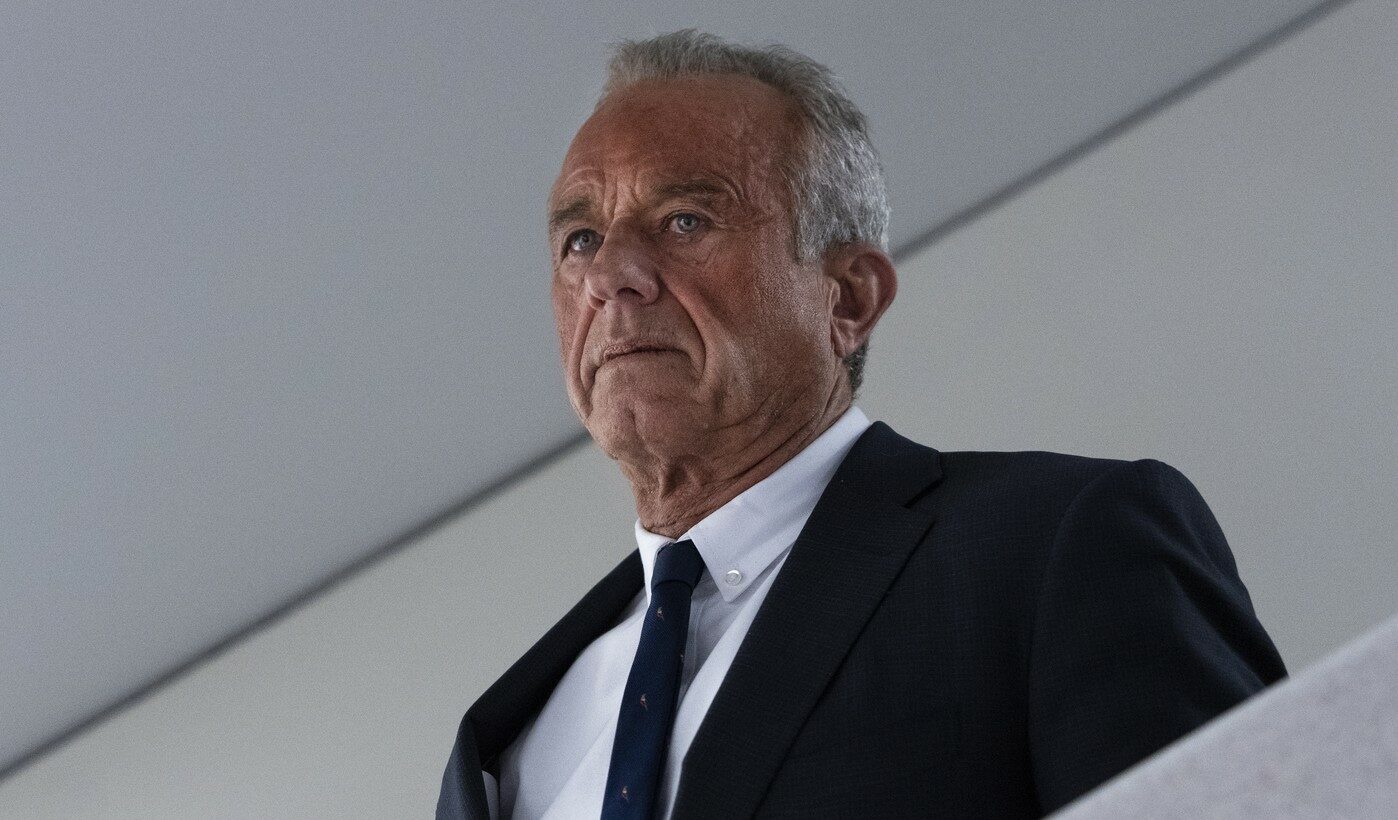 Un comitet ales de Robert F. Kennedy Jr. a votat pentru renunțarea recomandării vaccinării copiilor americani împotriva hepatitei B