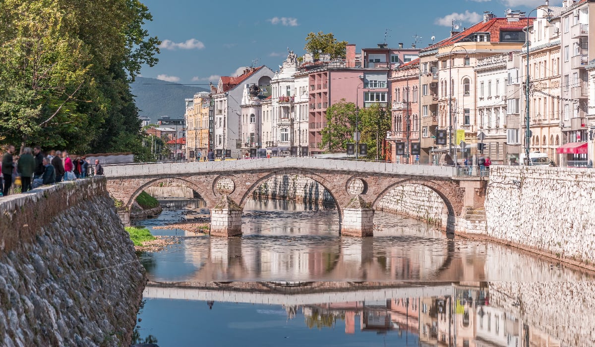 berea costă 2 euro, cazările de la 40 euro/noapte