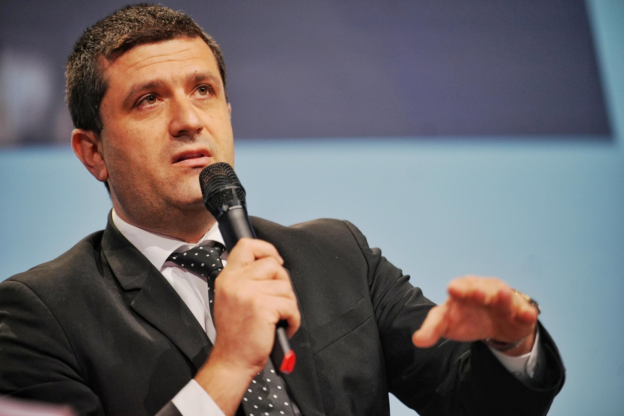 Controverse privind posibila incompatibilitate a ministrului Apărării. Radu Miruță ar fi verificat de ANI SURSE