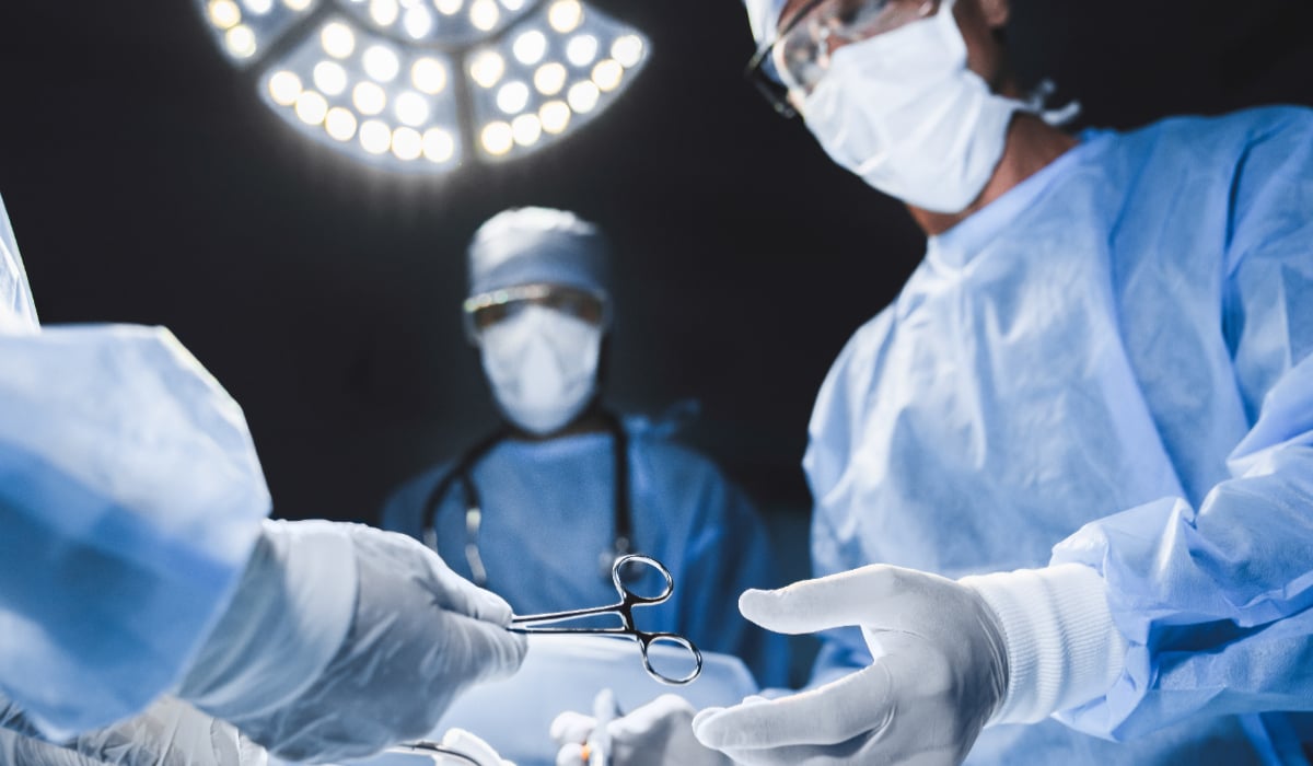 Cum a reușit o policlinică din Bari să opereze 60 de pacienți într-o singură zi