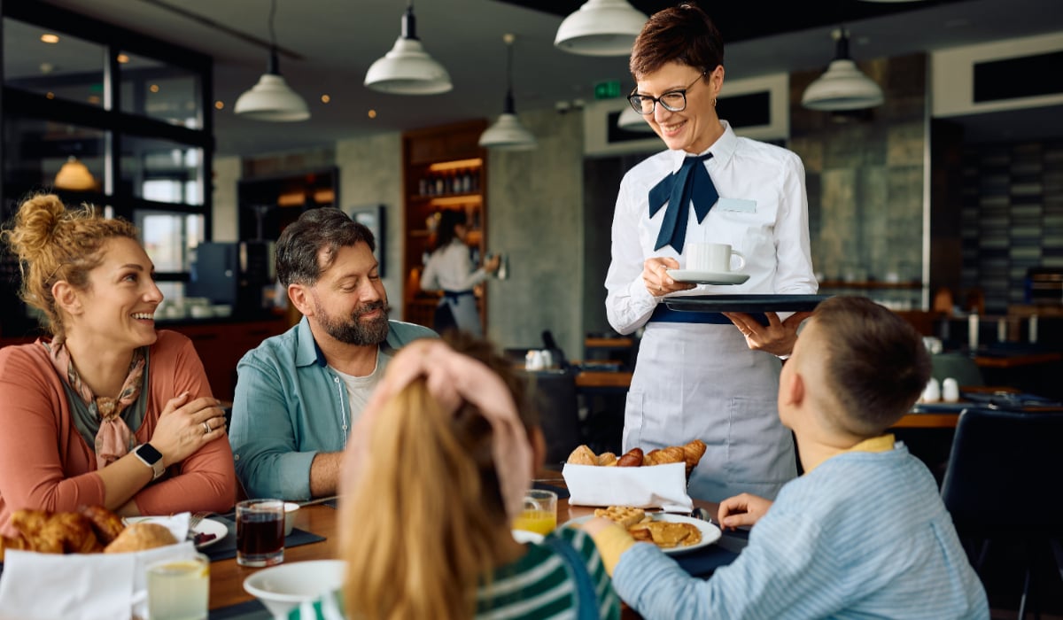 Un gest simplu făcut la restaurant dezvăluie multe despre tine și caracterul tău