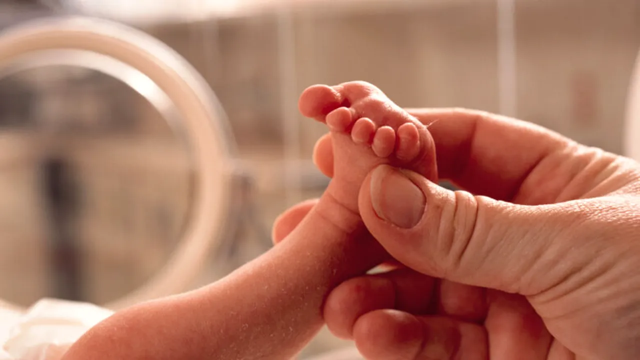 Prematurii vor fi monitorizați până la vârsta de 5 ani. Anunțul făcut de ministrul Sănătății