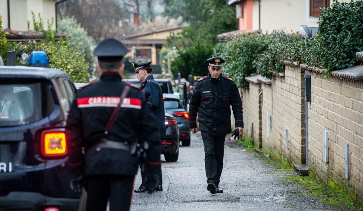 un șofer fără permis a încercat să scape de poliție pe străduțe, printr-un tunel și printr-o pădure, în Italia