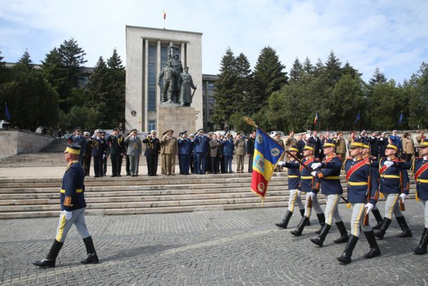 România serbează pentru prima dată Ziua Victoriei Coaliţiei Naţiunilor Unite în cel de-Al Doilea Război Mondial pe 8 Mai, odată cu Occidentul, dar nu sunt anunțate ceremonii militare