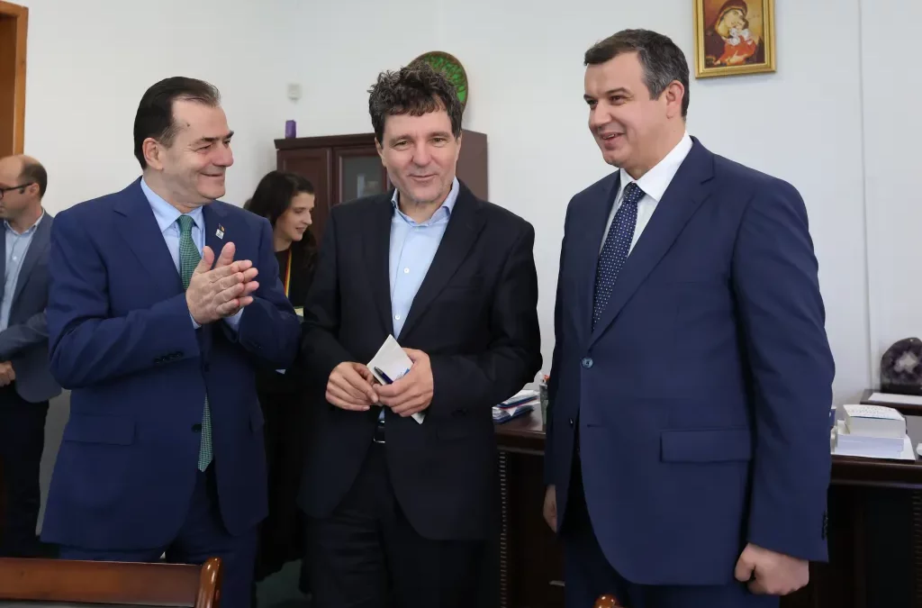 „România merge din criză în criză. Era onorabil dacă Bolojan își dădea demisia și dacă PSD ieșea de la guvernare. Nu mai ajungeam aici”