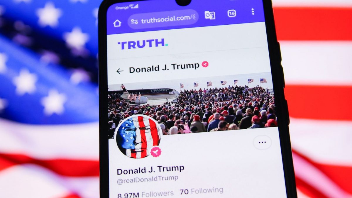 Trump și Musk, doi dintre cei mai influenți oameni din lume, au redefinit jurnalismul prin propriile rețele sociale. Ce impact au postările lor asupra milioanelor de oameni care îi urmăresc