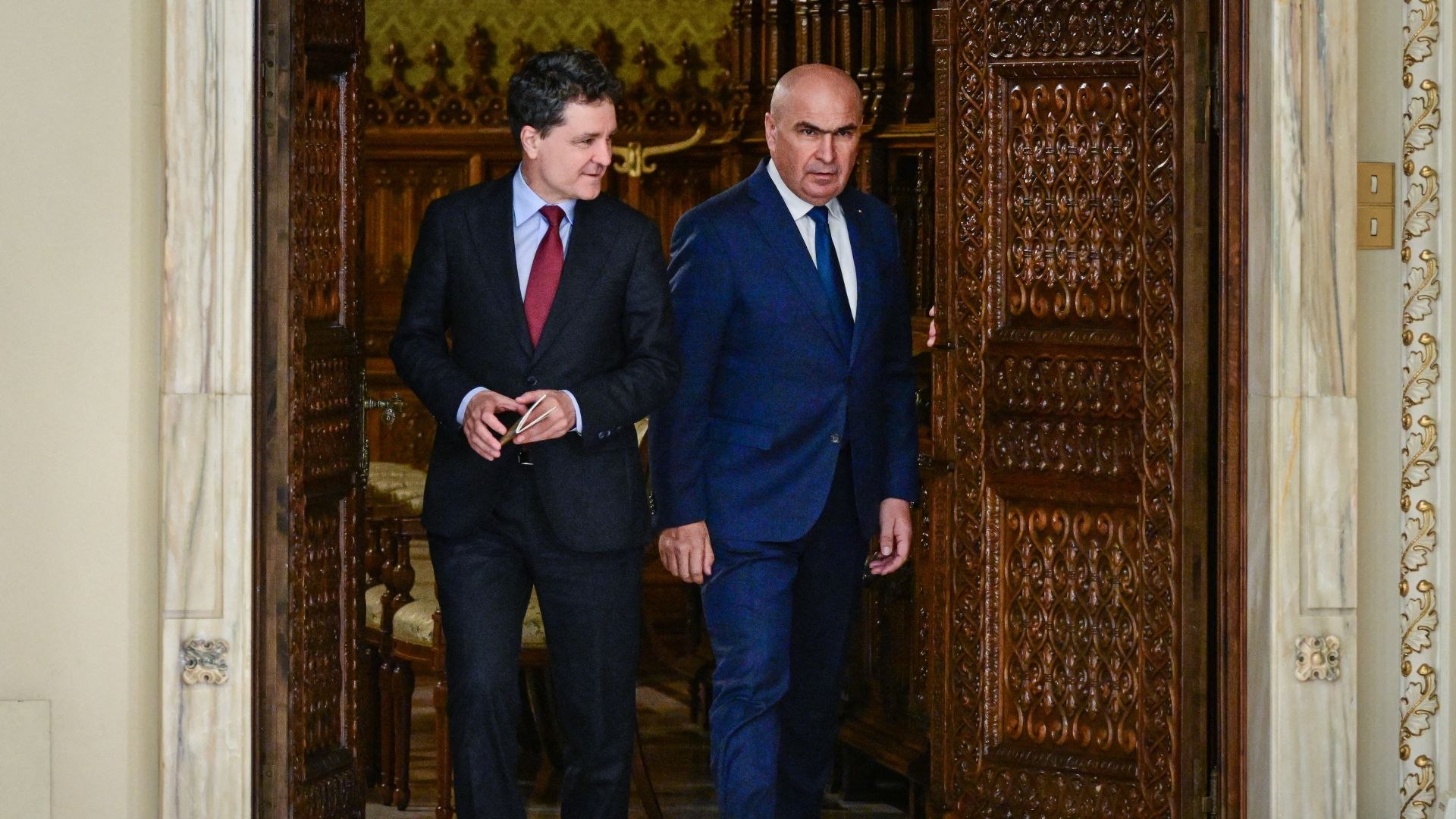Ce decizie nu ar fi trebuit să ia Nicușor Dan niciodată: „Când a renunțat la amenințarea cu anticipatele, a devenit pradă partidelor”