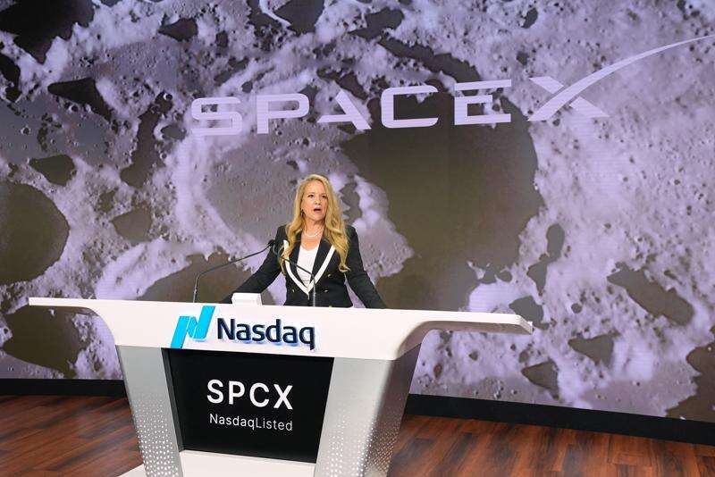 Cine este Gwynne Shotwell, una dintre cele mai influente femei din industria spațială. Mâna dreaptă a lui Elon Musk a fost majoretă și jucătoare de baschet în liceu