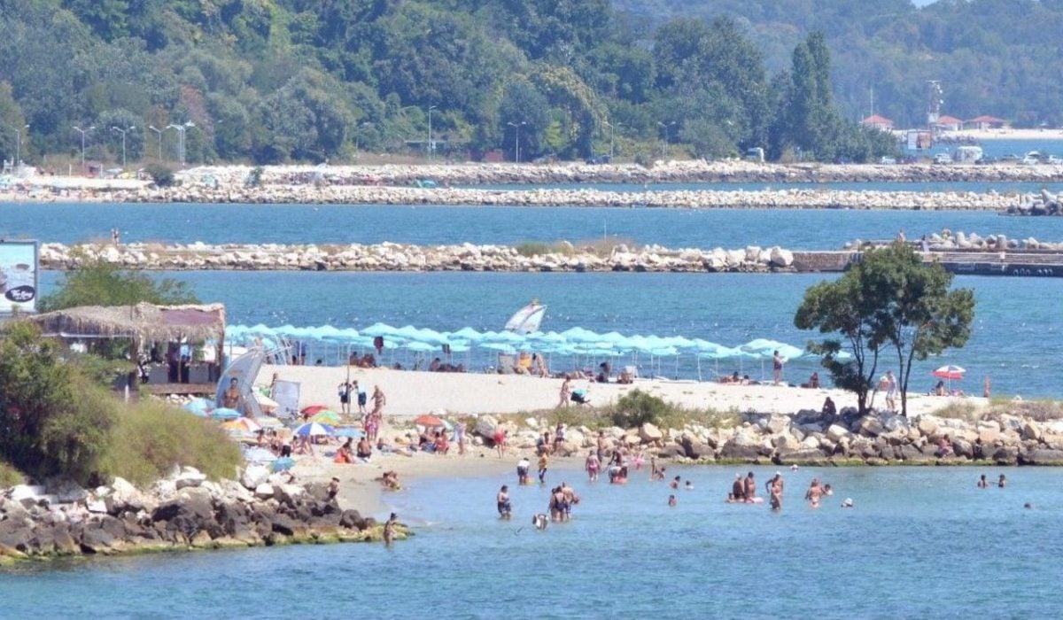 Alertă sanitară pe o plajă celebră din Bulgaria, preferată de români