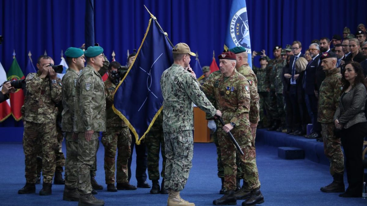 NATO va reduce treptat forța de menținere a păcii din Kosovo în cursul anului următor
