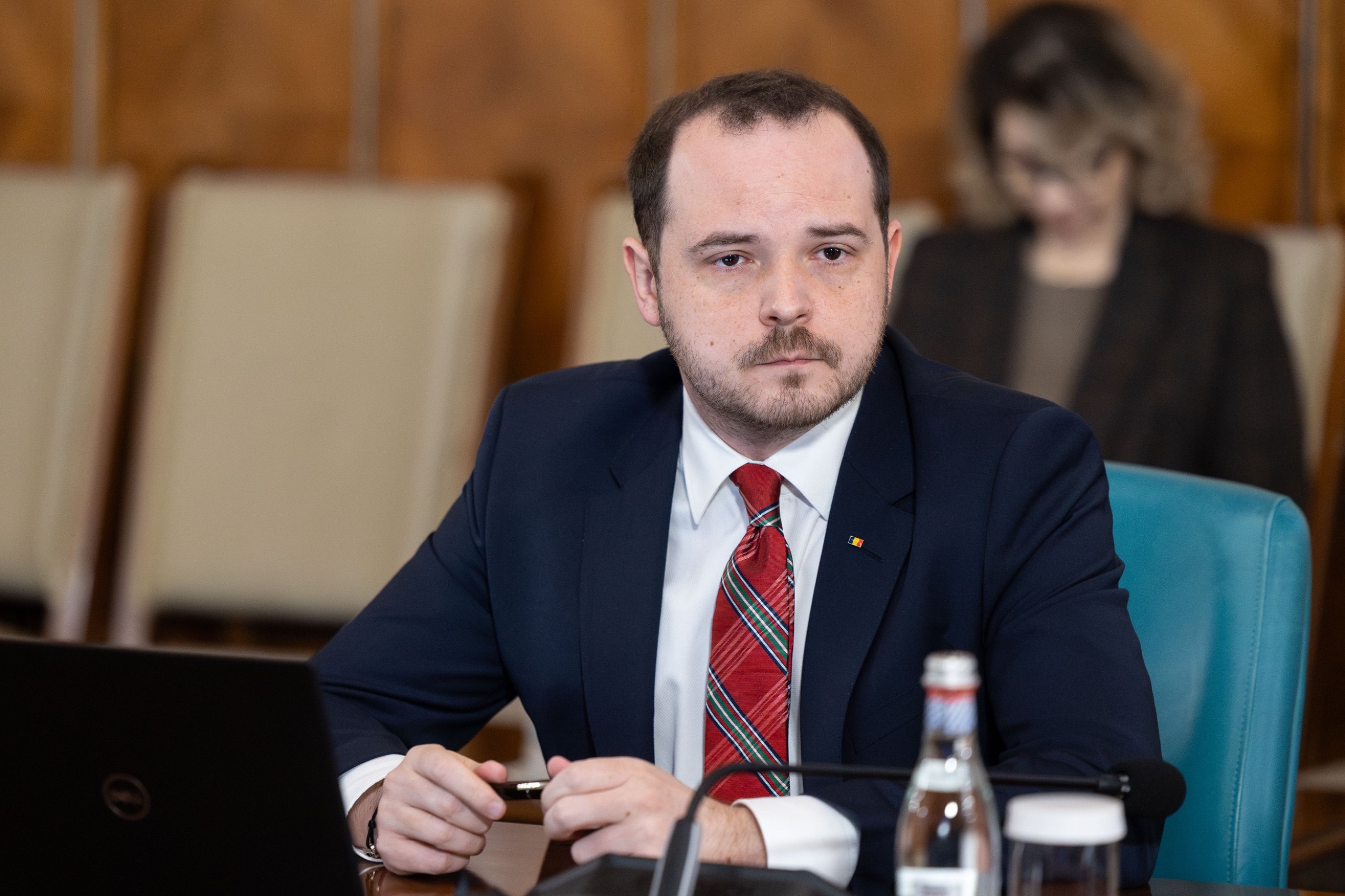 Război politic în dosarul Pfizer: Voiculescu vorbește despre „trădare”, Rogobete îl acuză de minciună și manipulare: „Minte senin și țese conspirații”