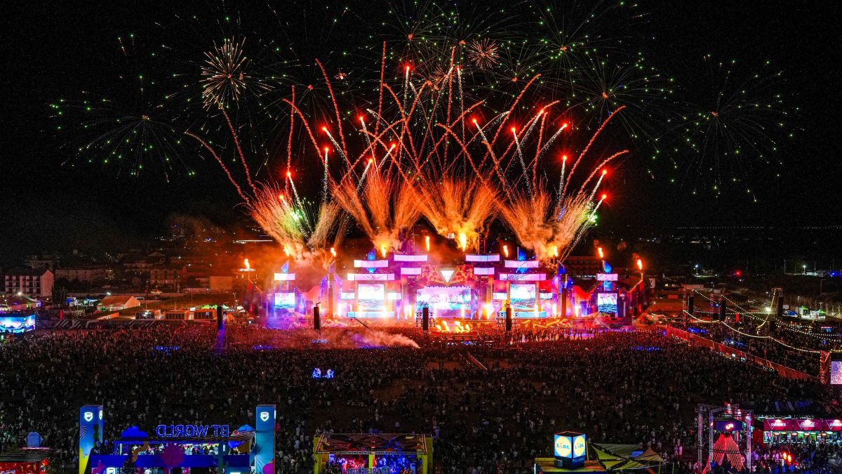 Future cântă astăzi la BEACH, PLEASE! Peste 135.000 de oameni au stat la Festival până în zorii zilei pentru concertul lui Playboi Carti