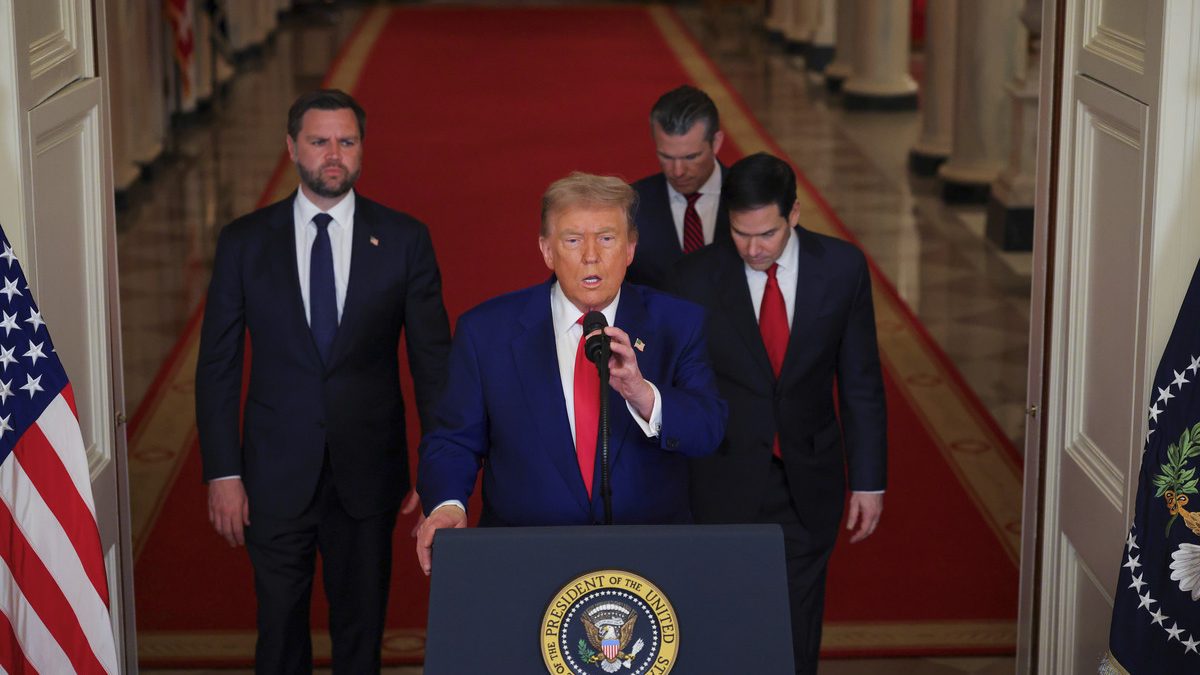 Trump spune că SUA au oprit bombardamentele asupra Iranului la solicitarea Teheranului și amenință că atacurile vor fi reluate dacă negocierile eșuează