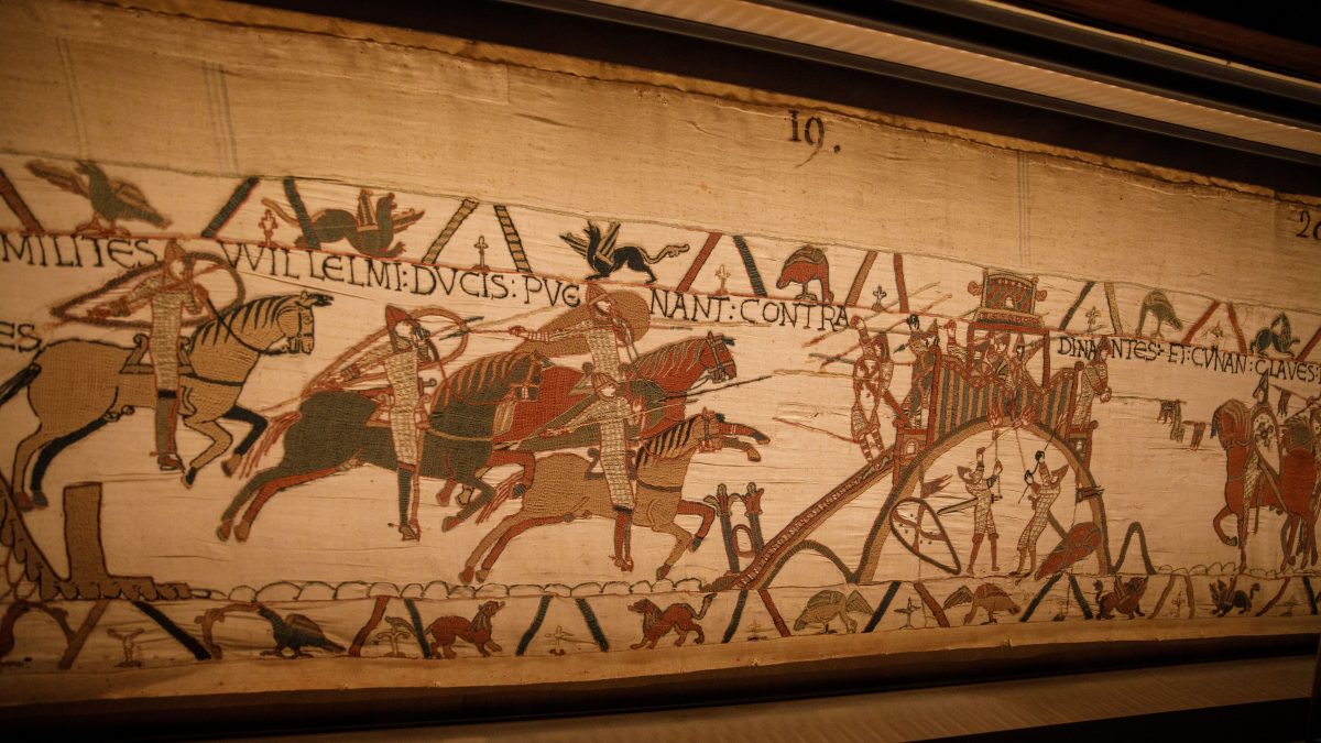 Tapiseria Bayeux, veche de 1000 de ani, a ajuns la Muzeul Britanic din Londra, în cadrul unui împrumut istoric