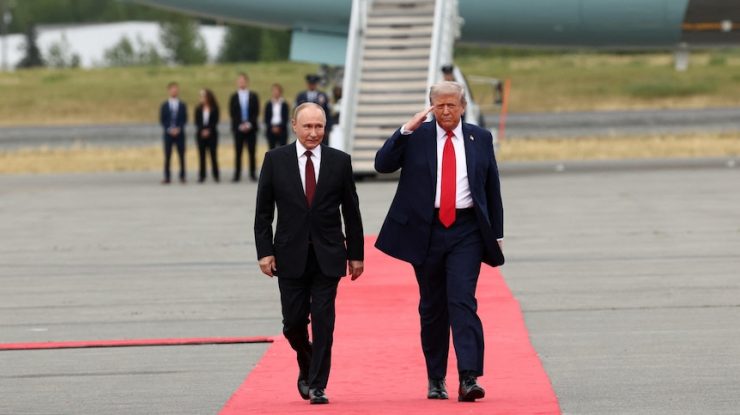 Donald Trump a discutat separat cu Vladimir Putin și Volodimir Zelenski despre războiul din Ucraina. Kremlinul spune că liderul american s-a oferit să contribuie la găsirea unei soluții