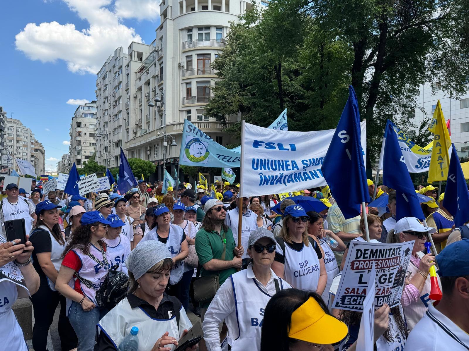 Toate cele cinci mari confederaţii sindicale cer retragerea proiectului Legii salarizării. Reforma ar trebui reluată de la zero