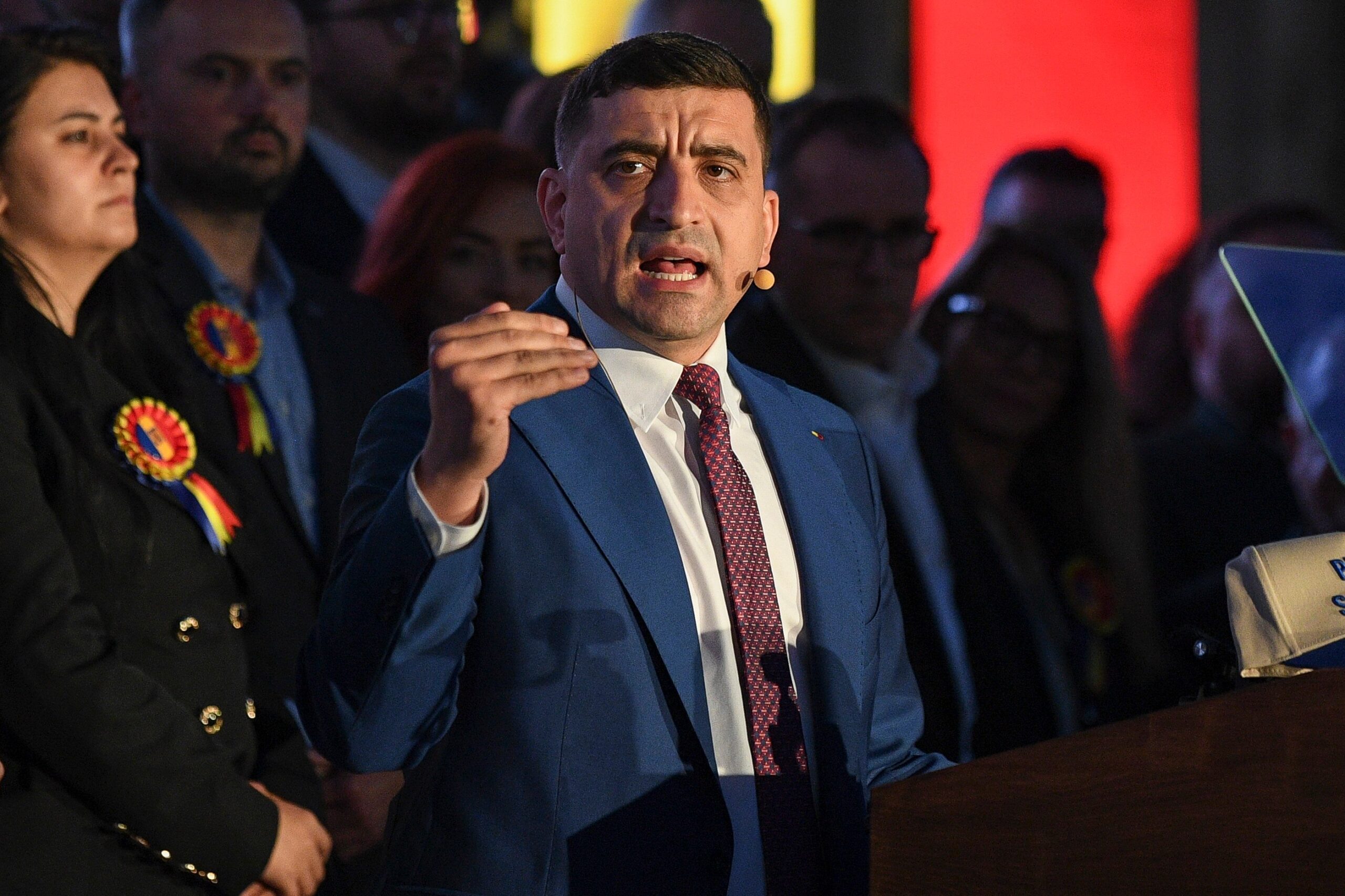 Cum încearcă Simion să rupă din electoratul lui Nicușor Dan după scandalul Pahonțu: „Înscrieți-vă în AUR sau măcar semnați pentru demitere”
