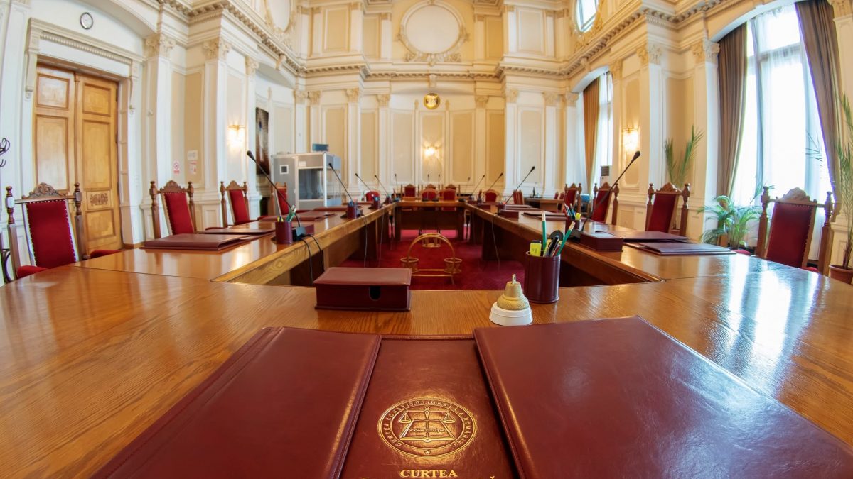 USR și PNL contestă la CCR Legea ANI. Curtea Constituțională ar urma să judece cazul pe 12 august, înainte de termenul-limită din PNRR