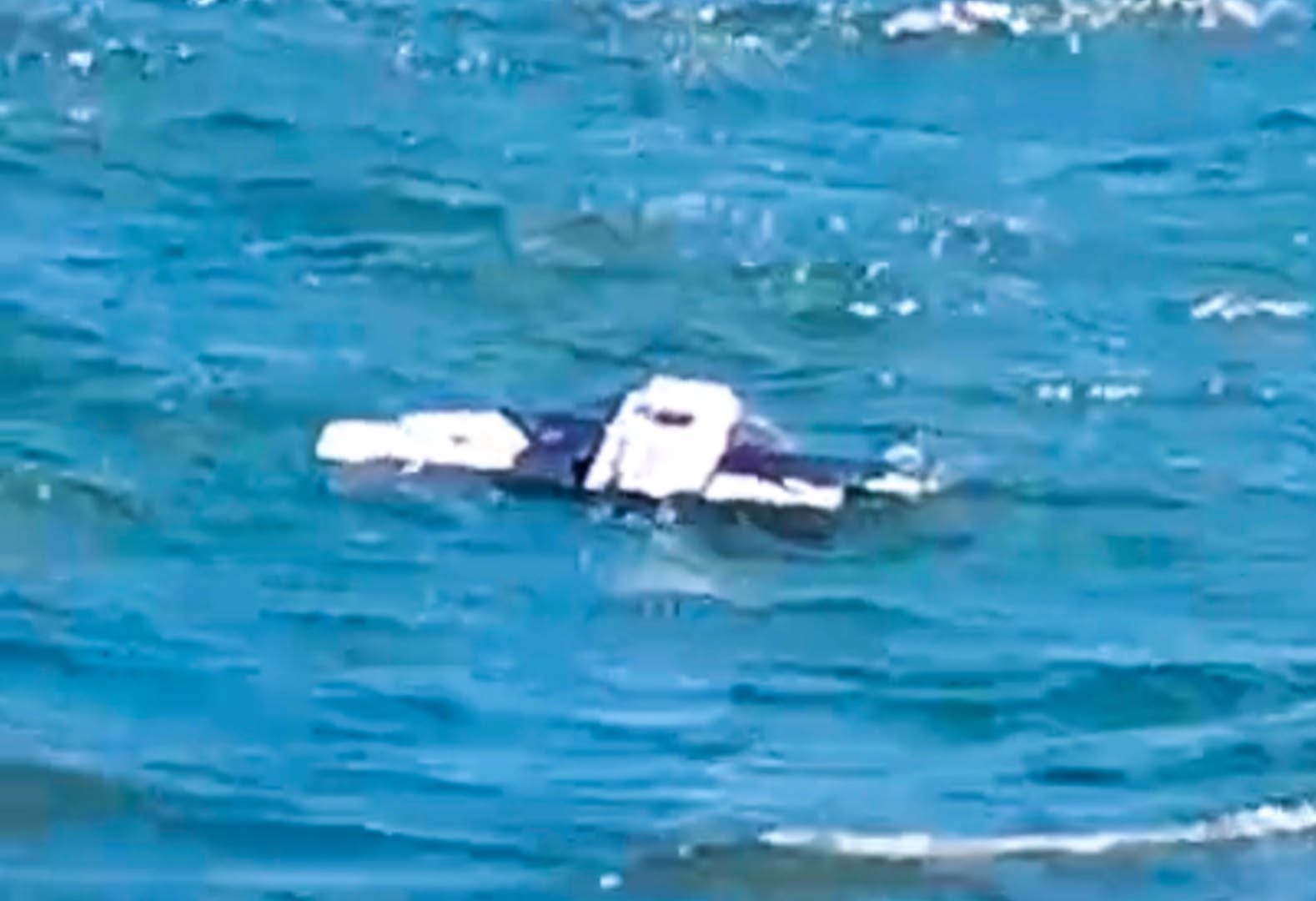 Un corp de dronă Gerbera a fost găsit în Marea Neagră, în zona Costinești. MApN anunță că obiectul nu avea încărcătură explozivă