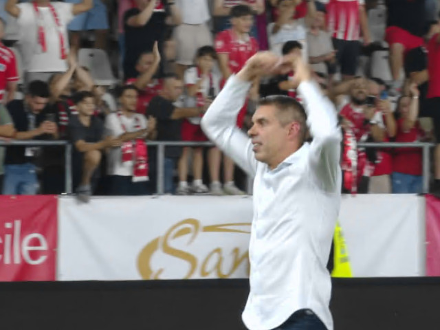 Nuno Campos a rămas singur în fața galeriei, după ce a dus-o pe Dinamo pe primul loc. Gestul făcut