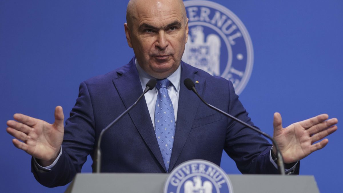 L-ai ascultat pe Bolojan și ai stins lumina? Iată ce activități poți face pe întuneric