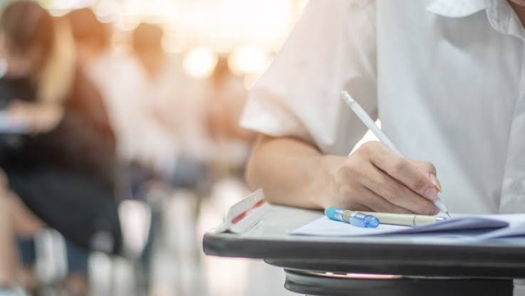 peste 33.000 de candidați s-au înscris la examen. Probele scrise încep luni, cu Limba și literatura română – Aleph News