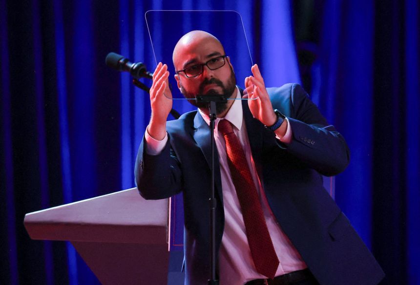Gabriel Perez, fost operator al prompterului de la Casa Albă, amendat pentru pariuri pe discursuri