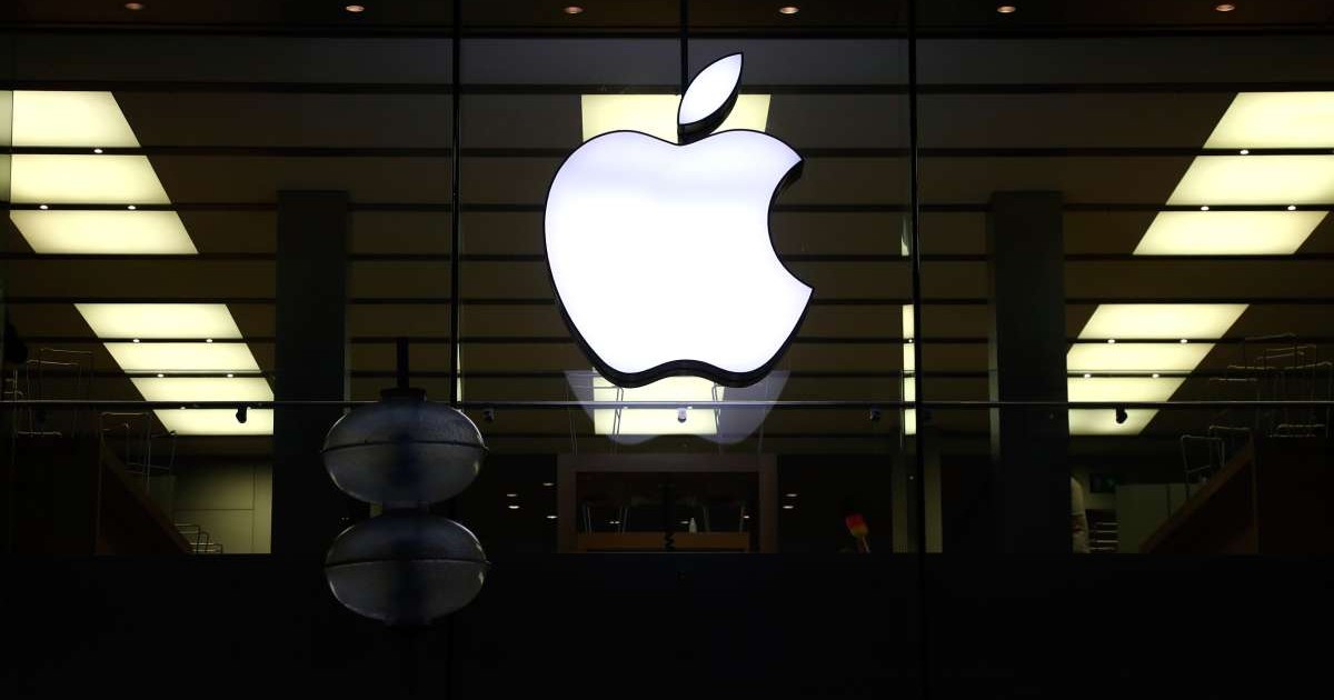 prețul a scăzut la jumătate și a fost lansată alături de Mac mini cu M6