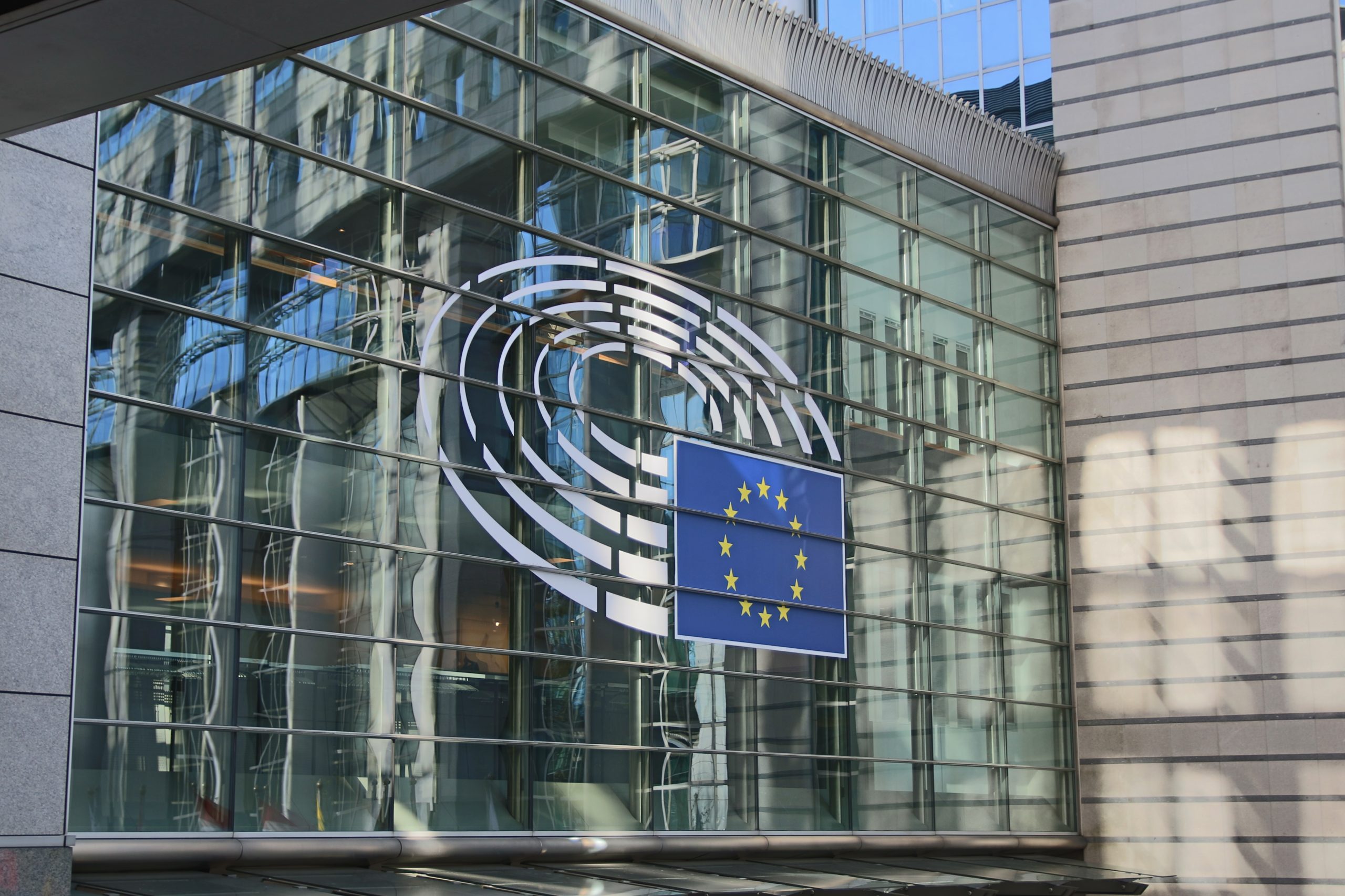 Parlamentul European își deschide birou la Ottawa, în timp ce Canada caută statut de „membru asociat” al UE, în plin război comercial cu SUA