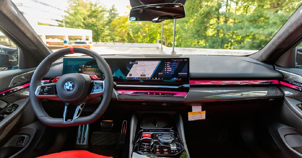 Un BMW M5 nou s-a devalorizat cu 16.000 de euro după ce a fost condus doar 300 de km. Mașina costase 114.000 de euro