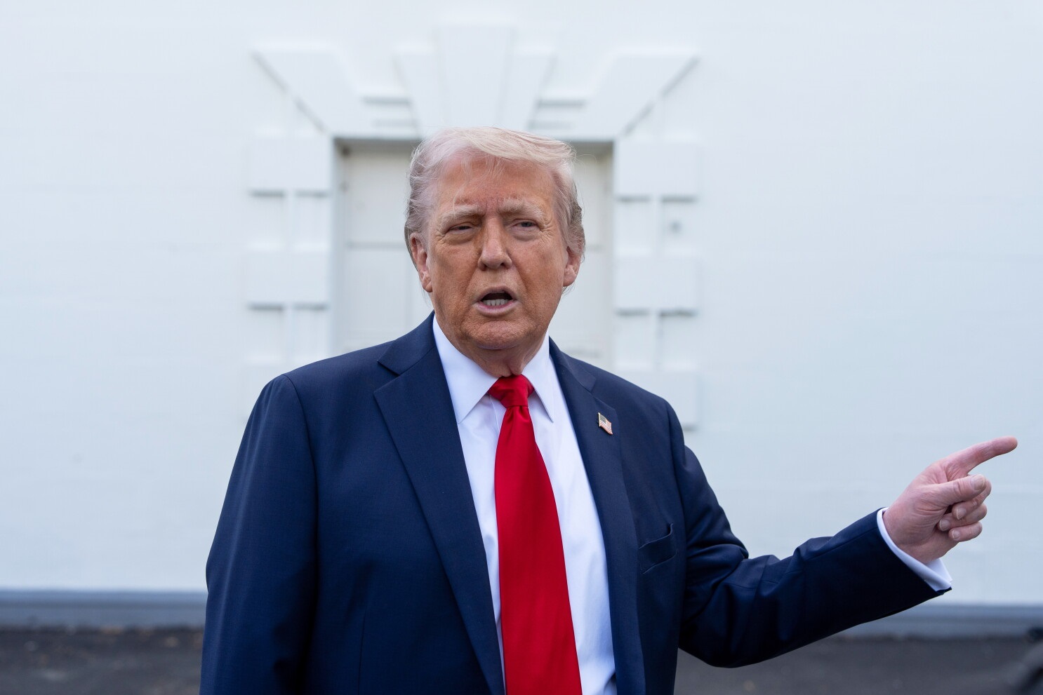 Trump vrea să schimbe denumirea „Inteligenței Artificiale”