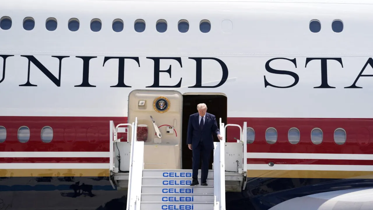 Donald Trump blochează accesul CNN la bordul Air Force One
