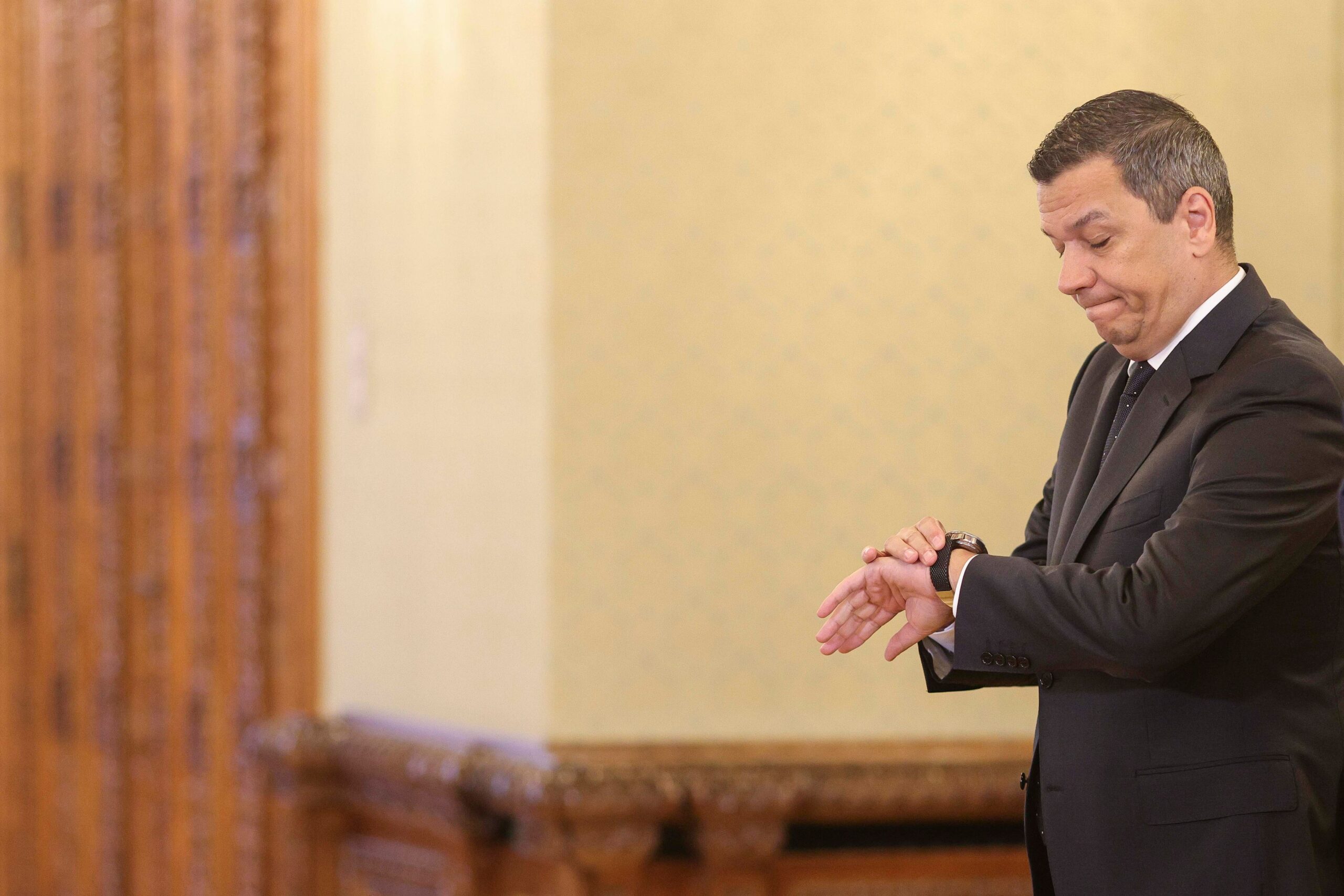 Sorin Grindeanu a vorbit cu premierul desemnat Luca Niculescu. Când va avea loc întâlnirea celor doi SURSE