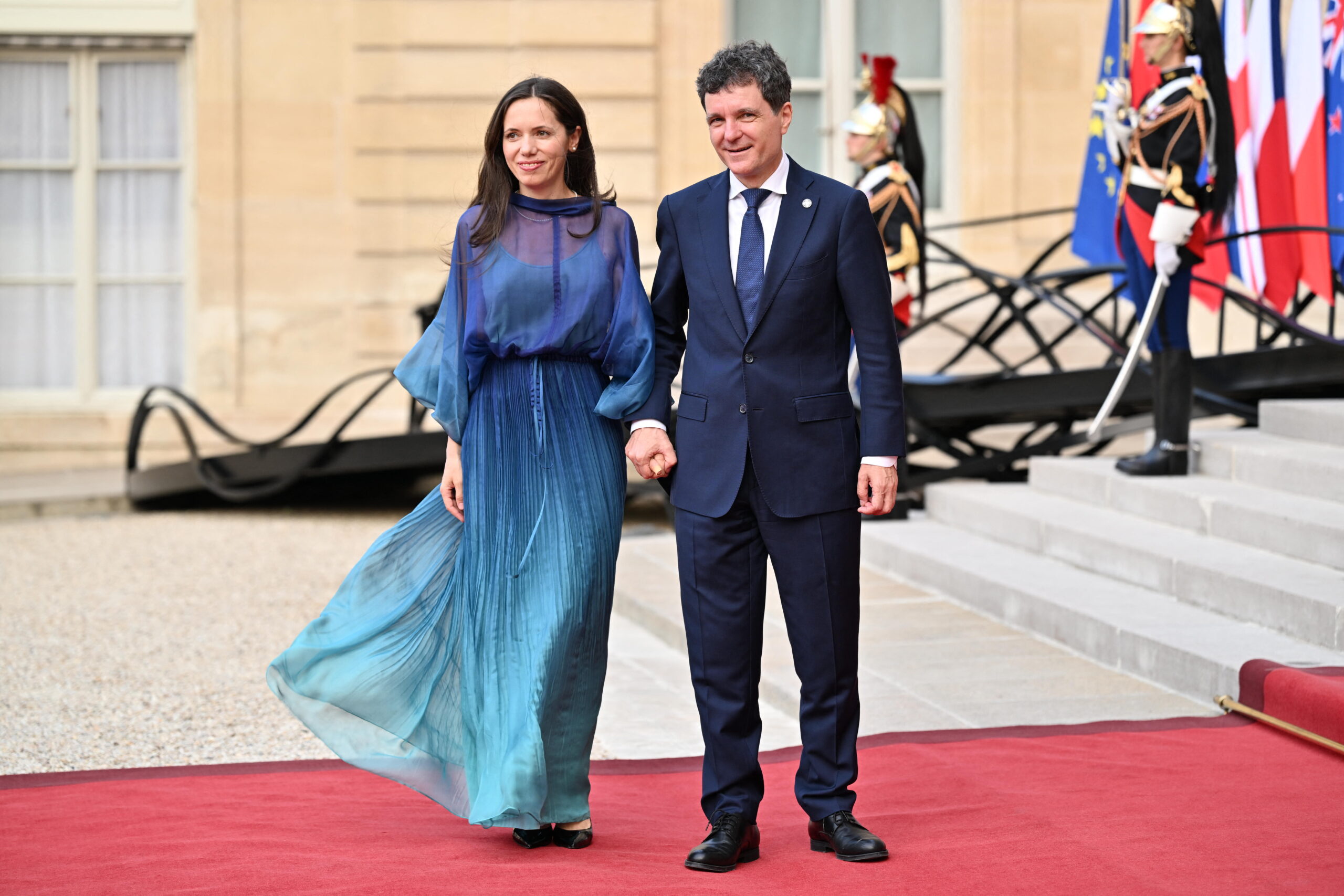 AUR vrea să blocheze deplasările Mirabelei Grădinaru pe bani publici și a depus în Parlament un proiect de lege: „Nu deține nicio funcție”